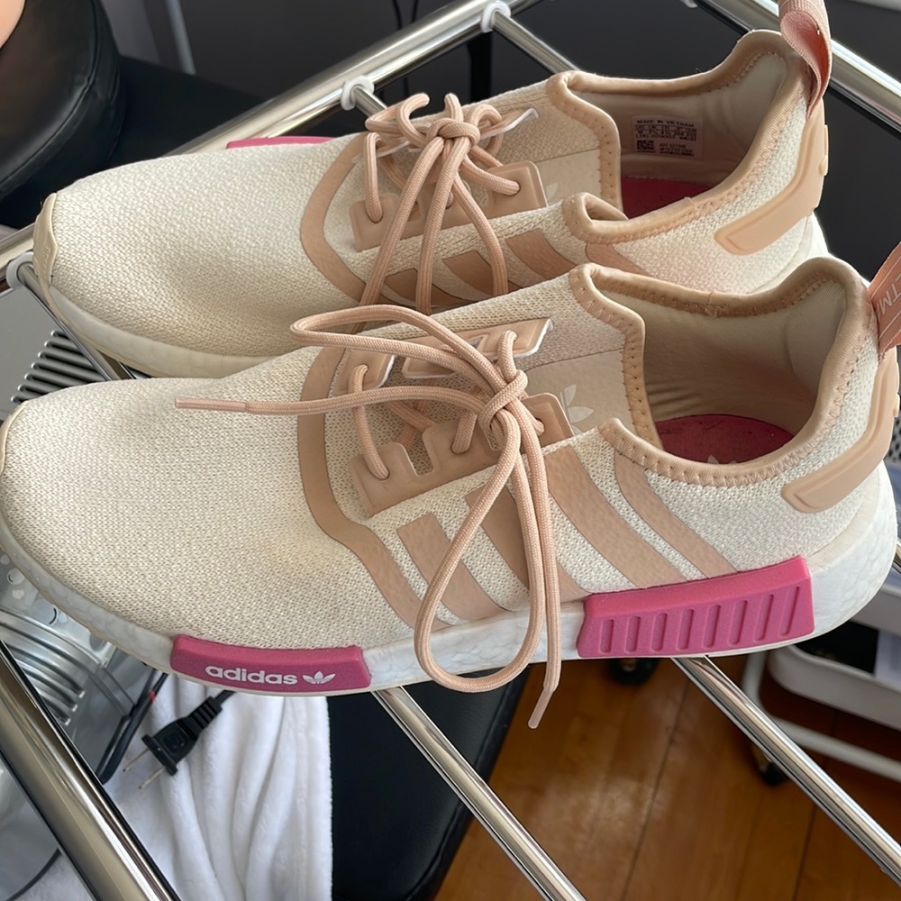 Addidas running shoes like new only worn once